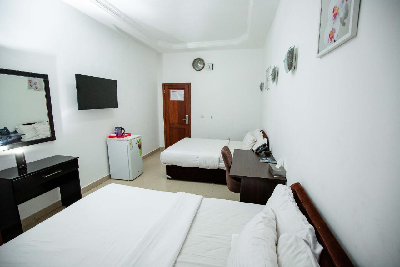Hotel Everest Rd Congo Kinshasa Exterior photo