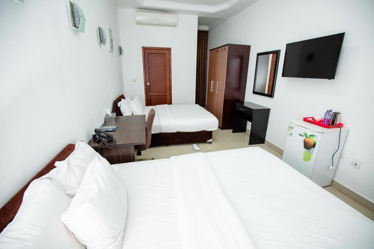 Hotel Everest Rd Congo Kinshasa Exterior photo