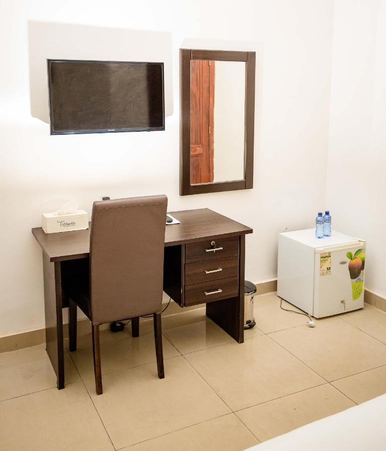 Hotel Everest Rd Congo Kinshasa Exterior photo